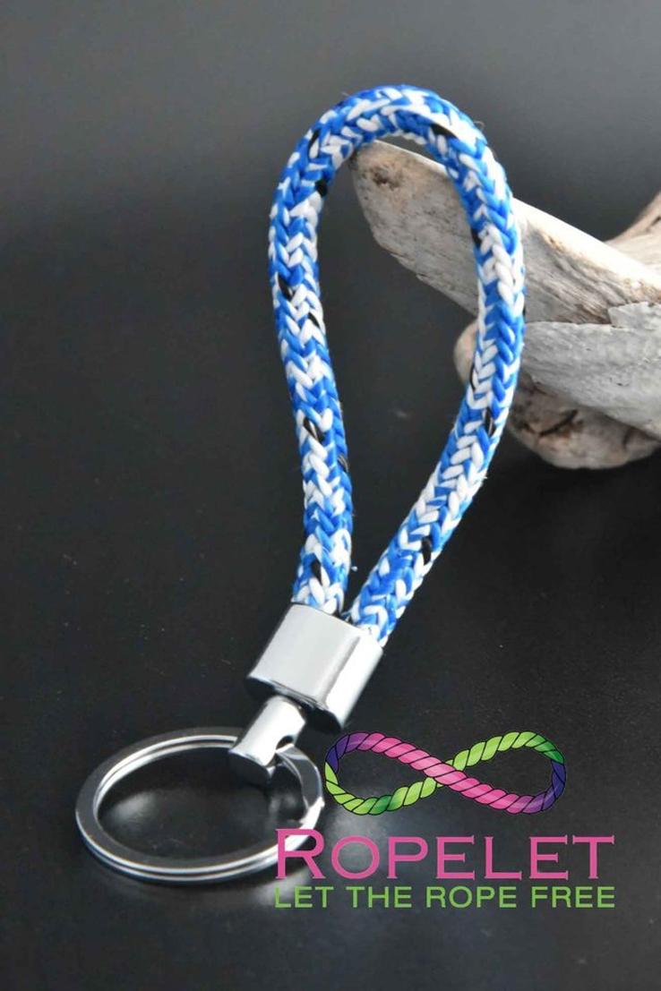 Blue and white Key rings by www.ropelet.co.uk to compliment our Ropelet ranges #keys #keyring #keychain #ropelet #housekeys #carkeys